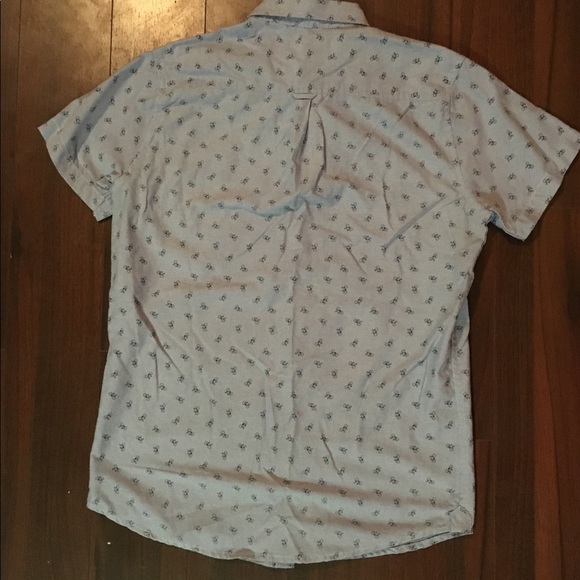 Free Planet Men’s Button Up - Picture 2 of 4
